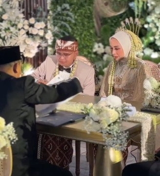 Pernikahan Putri Karlina dan Maula Akbar. [Instagram]